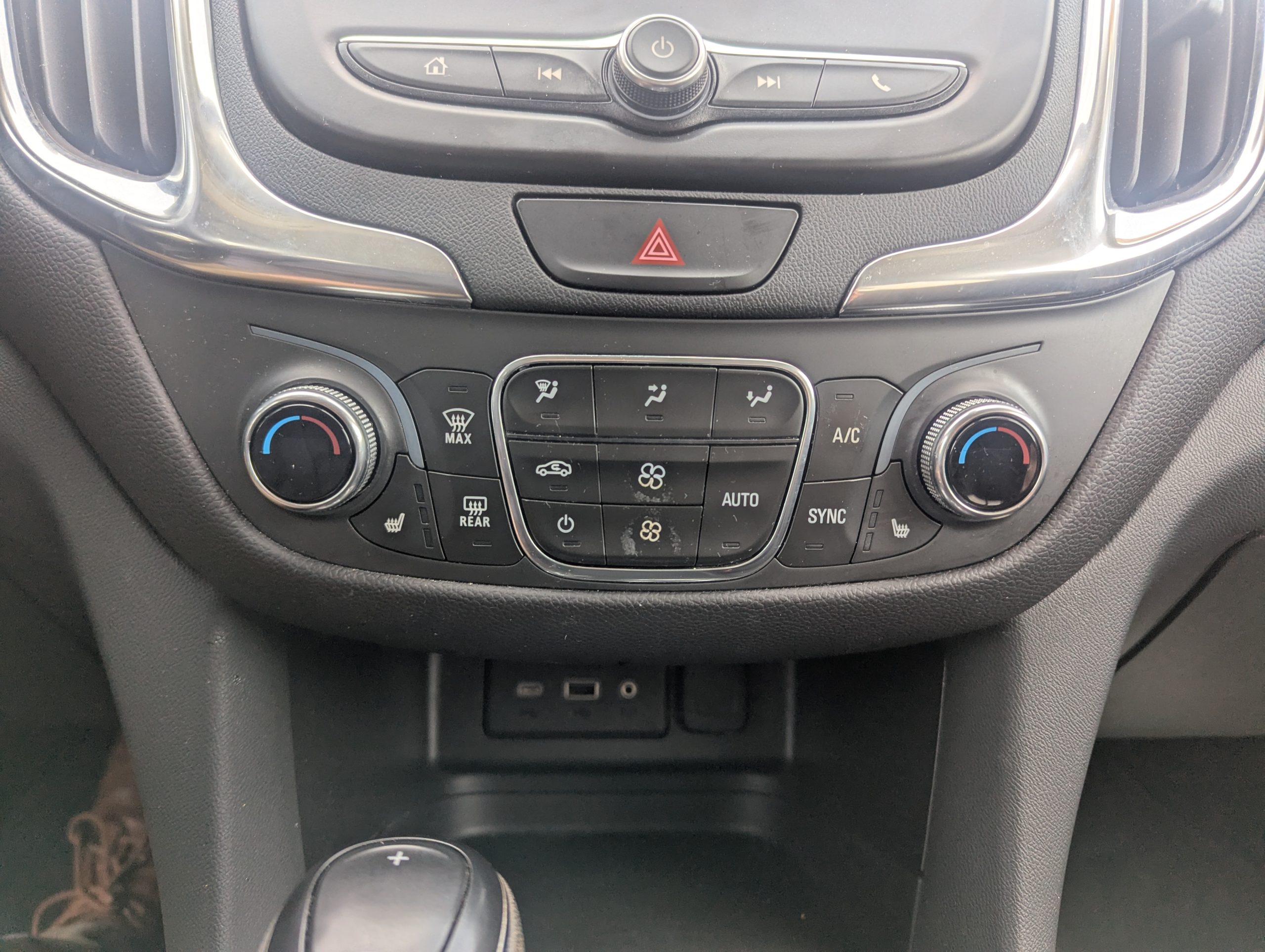 2021 Chevrolet Equinox LT photo 9