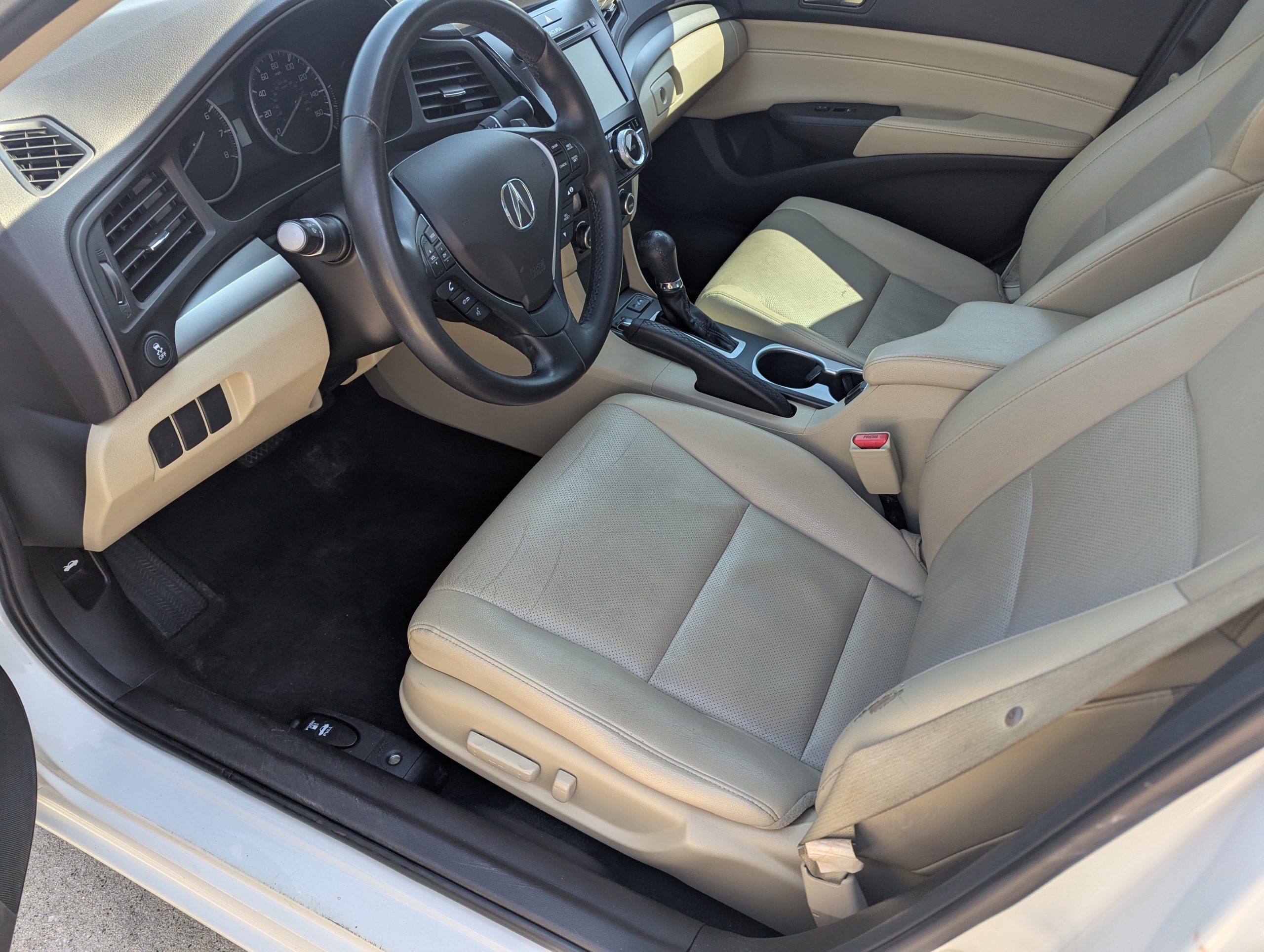2017 Acura ILX Premium Technology Plus photo 17