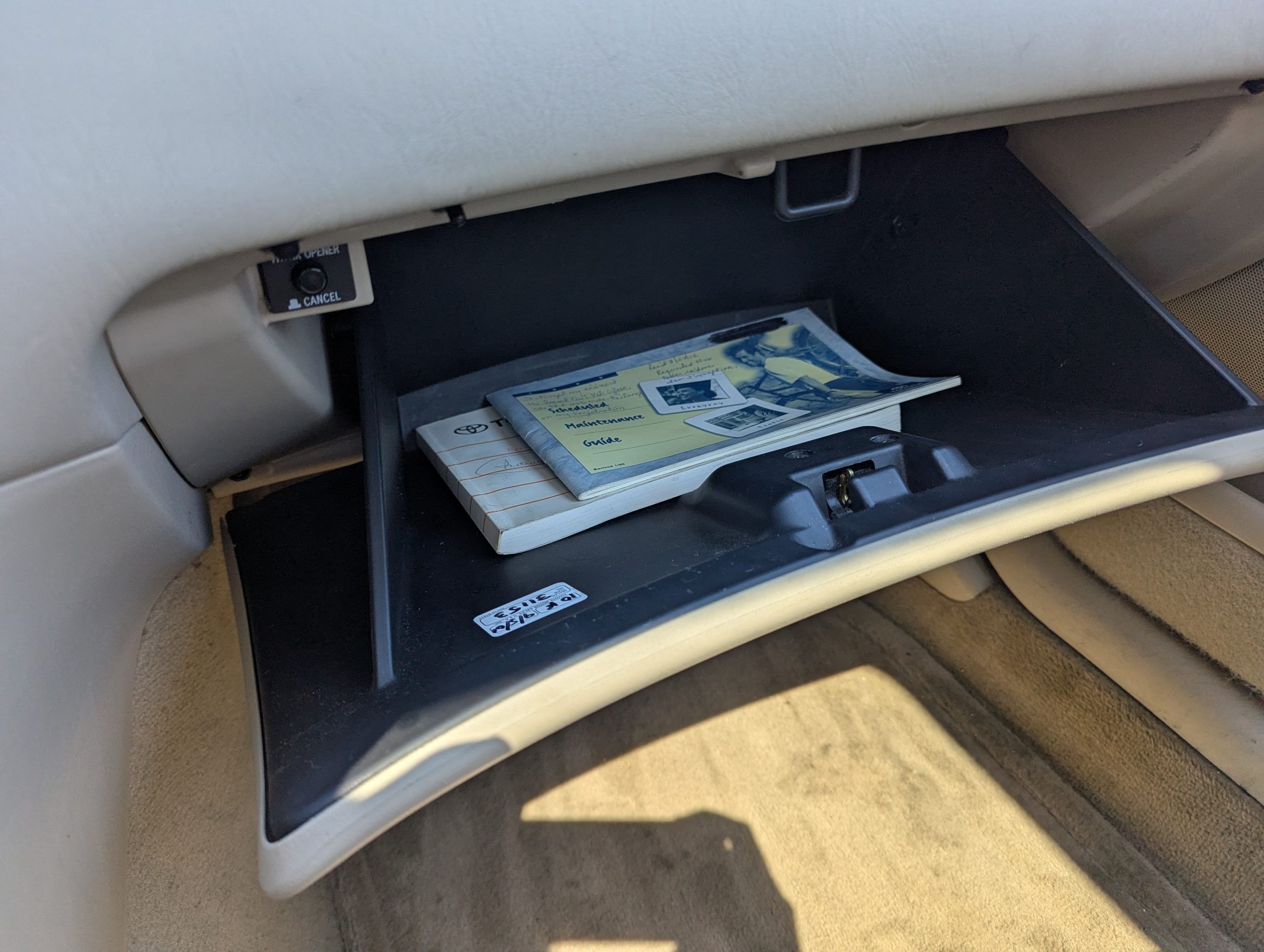 2001 Toyota Avalon XL Bench's photo